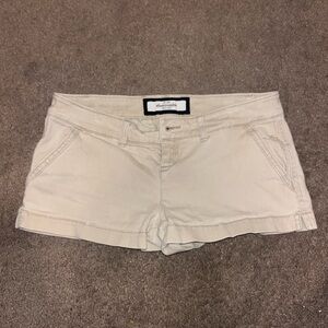 Abercrombie, mini cargo shorts